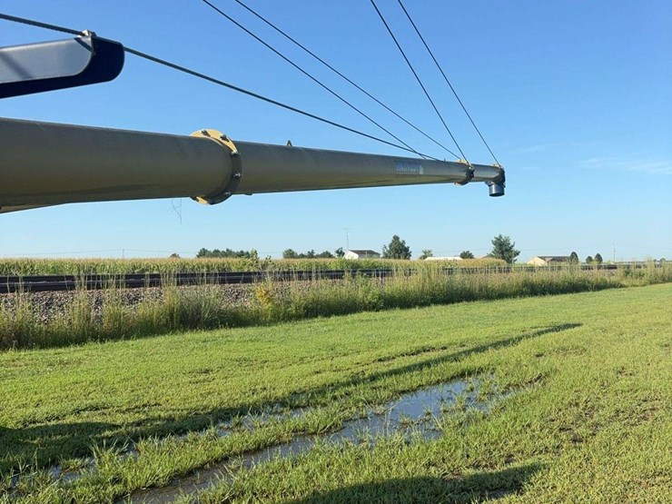 harvest-international-h1074x-swing-a-way-auger,-540pto-(in-building)-image-9
