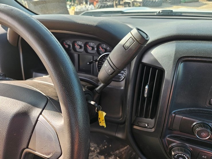 2017-chevrolet-1500-image-26