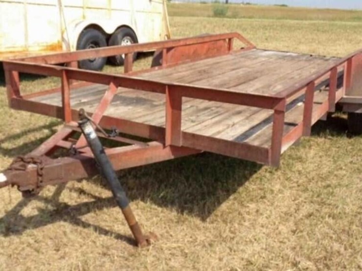 car-trailer,-16'x76"-inside-fender,-wood-floor-image-1