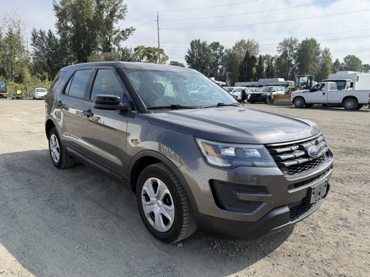 2017-ford-explorer-image-2