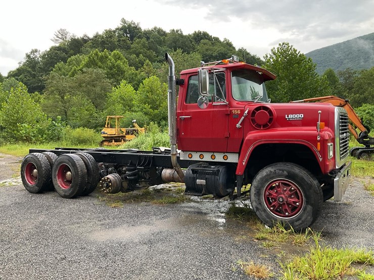 1989-ford-l8000-image-7