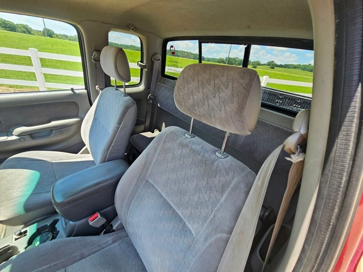 #25-•-2002-toyota-4x4-pickup-truck-image-20