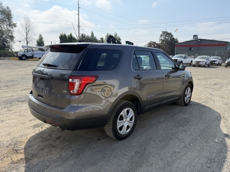 2017-ford-explorer-image-4
