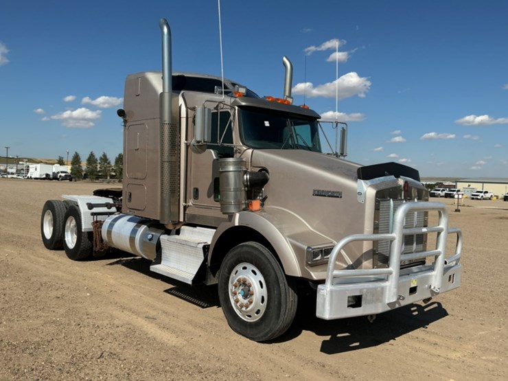 2013-kenworth-t800-image-5