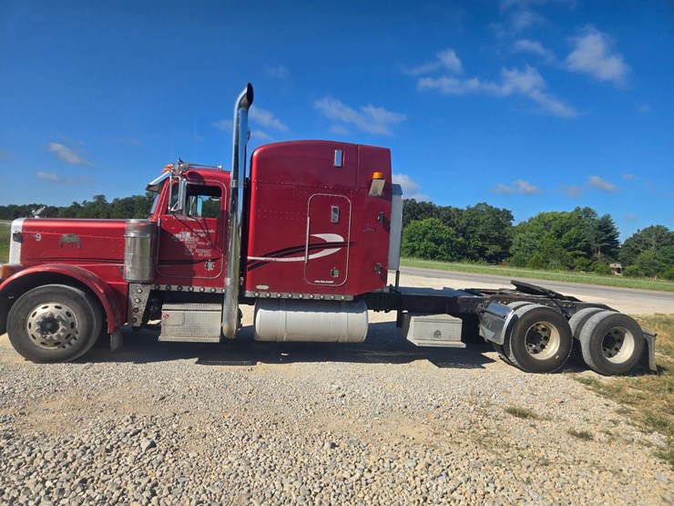 1995-peterbilt-379-image-7