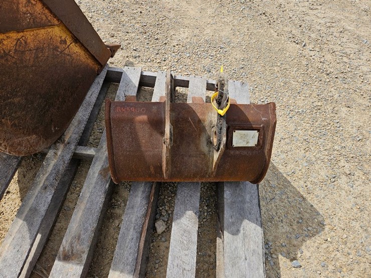 #48-•-2014-wacker-1404-20"-excavator-bucket-image-4