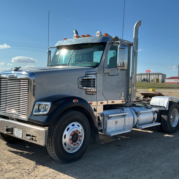 2015 FREIGHTLINER CORONADO 122 SD