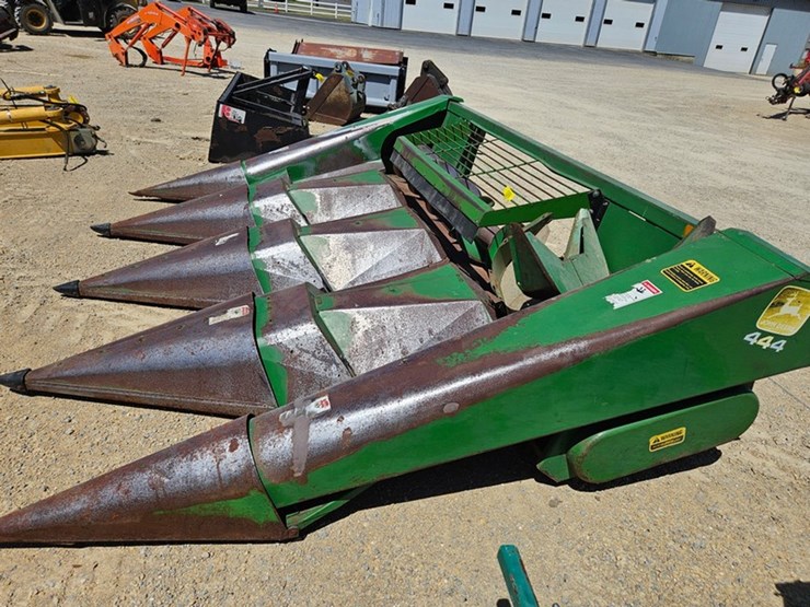 john-deere-444-image-2