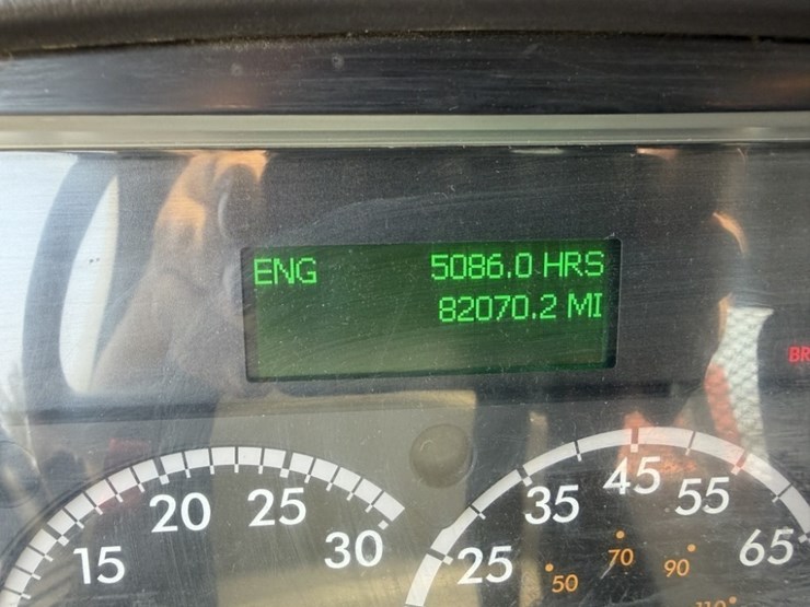 2018-freightliner-108sd-image-33