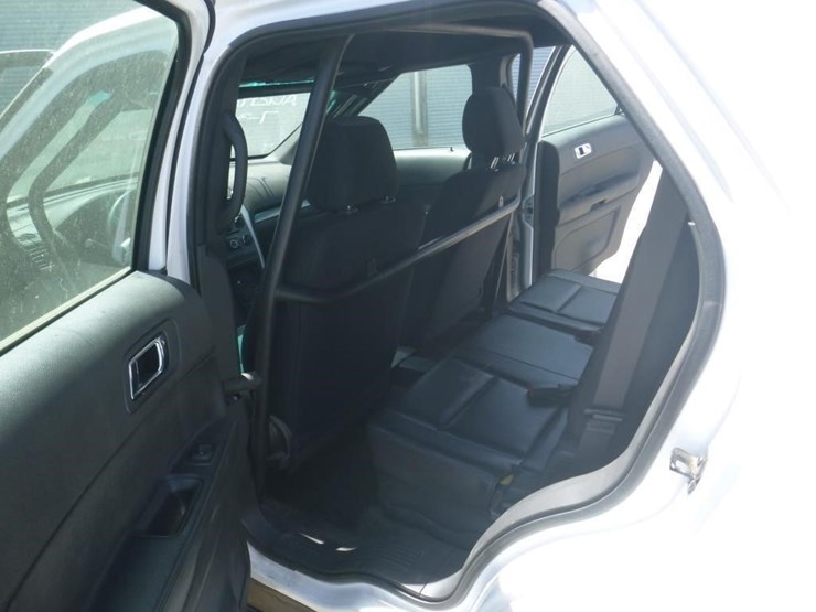 2015-ford-explorer-image-7