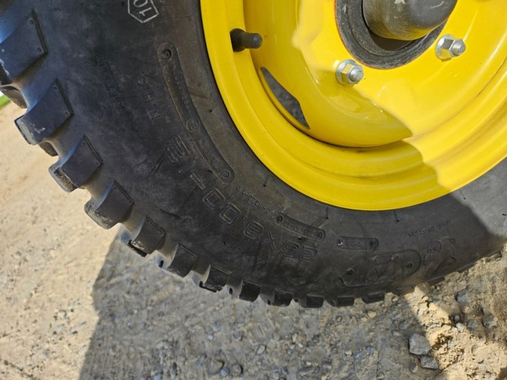 john-deere-gator-image-40