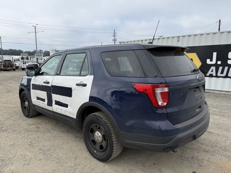 2018-ford-explorer-image-6