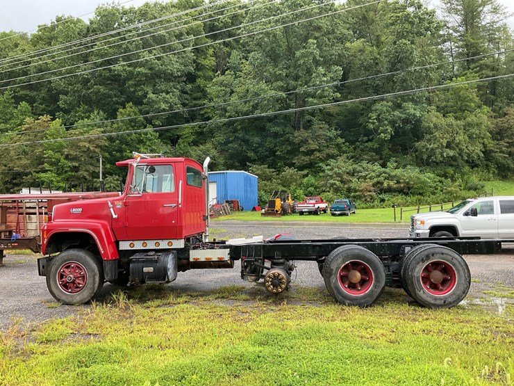 1989-ford-l8000-image-2