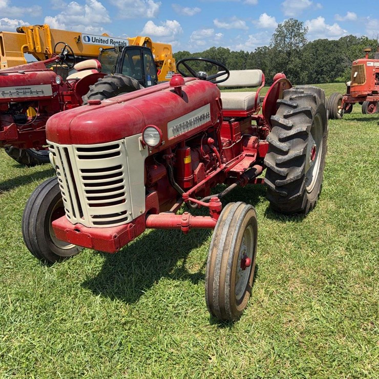 1958 INTERNATIONAL 330