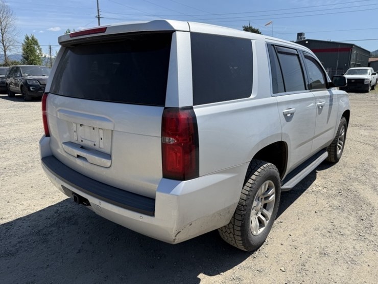 2016-chevrolet-tahoe-image-4