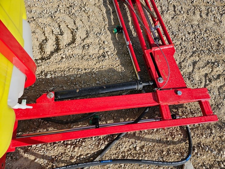 #113-•-3-pt-sprayer-image-12