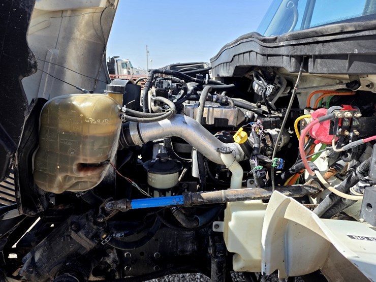 2009-international-durastar-4300-image-11