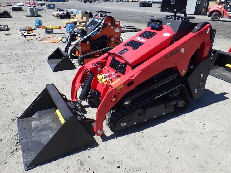 2026-future-1050k-skid-steer-tracked-loader-image-1