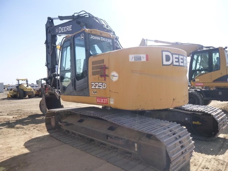 2011-deere-225d-lc-image-5