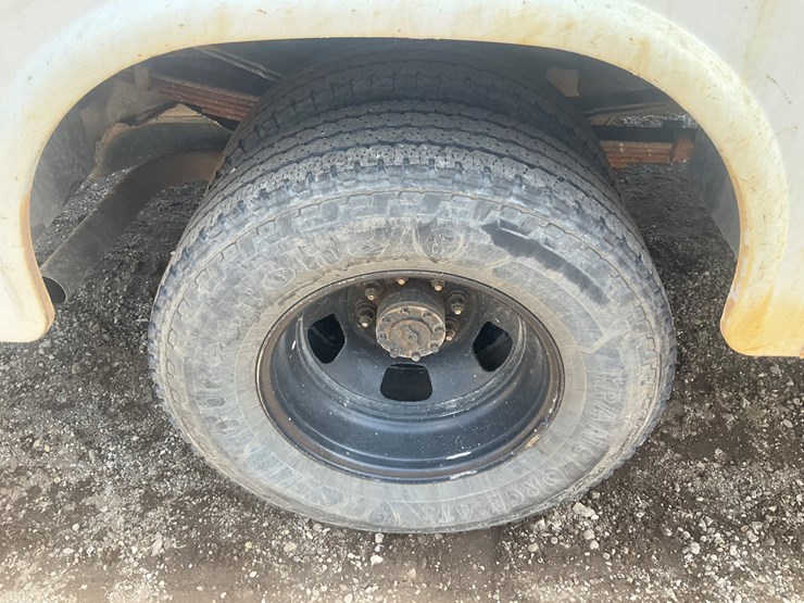 2012-dodge-3500-image-11