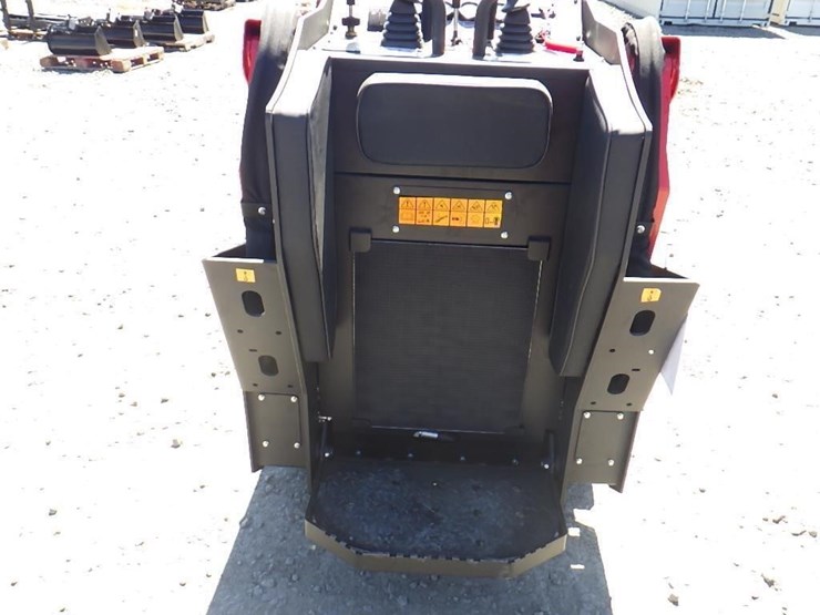 2026-future-1050k-skid-steer-tracked-loader-image-7