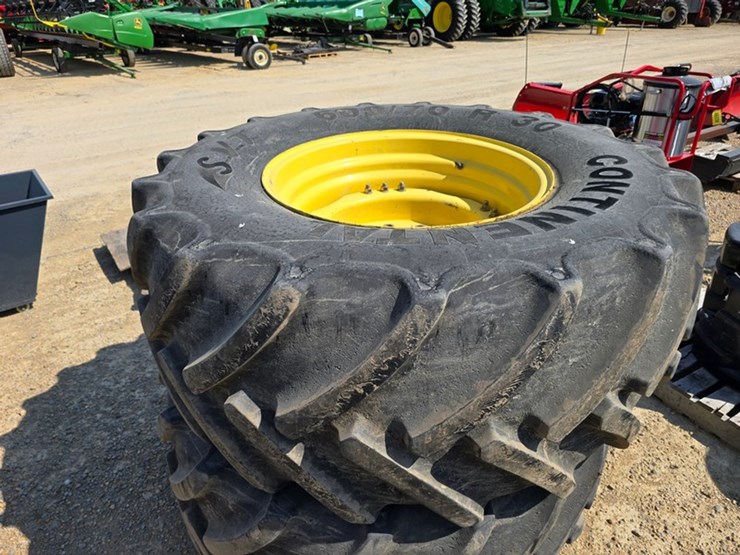 #68-•-2---600/70r30-tires-&-rims-image-3