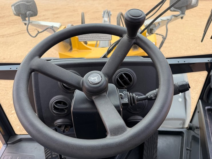 2023-john-deere-g-image-40