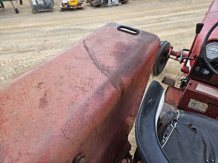 #53-•-interantional-656-farmall-tractor-image-19