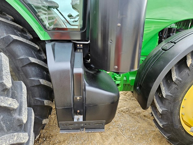 2013-john-deere-8335r-image-22