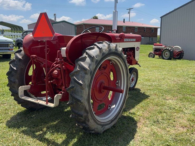 1958-farmall-240-image-3
