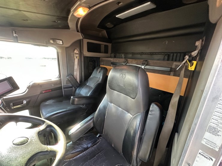 2015-kenworth-t800-image-23