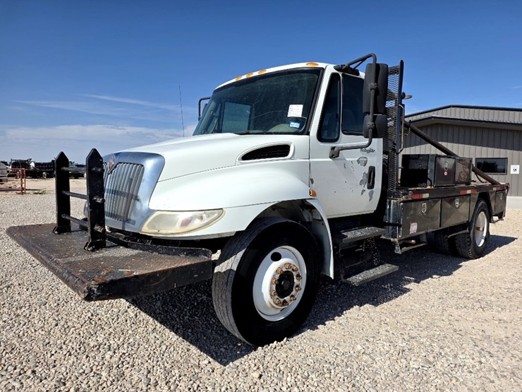 2015-international-durastar-4300-image-1