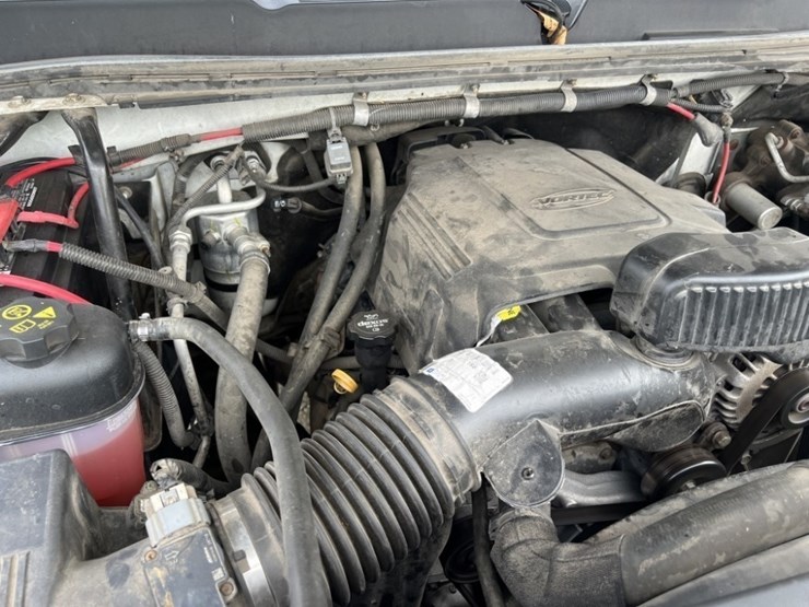 2014-chevrolet-silverado-3500-image-44