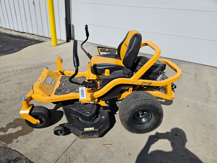 #651-•-cub-cadet-zt1-zero-turn-mower-image-2