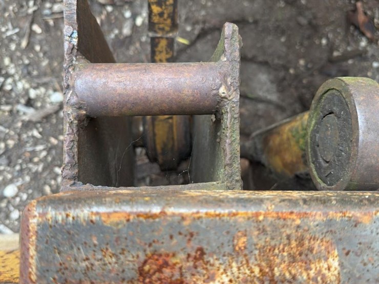 1990-deere-444e-image-17