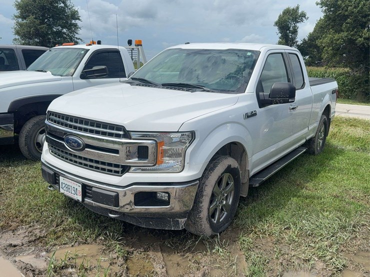 2018-ford-f150-xlt-image-2