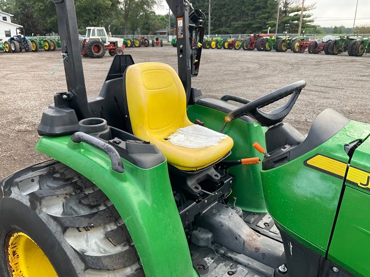 john-deere-3038e-image-36