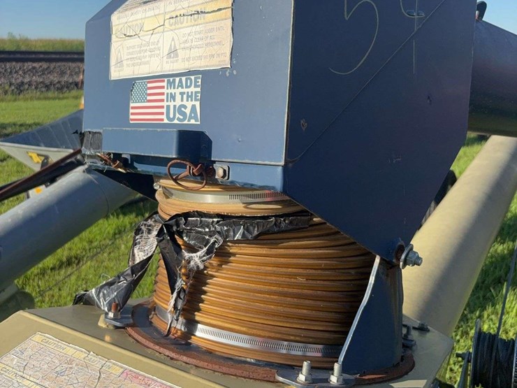 harvest-international-h1074x-swing-a-way-auger,-540pto-(in-building)-image-4