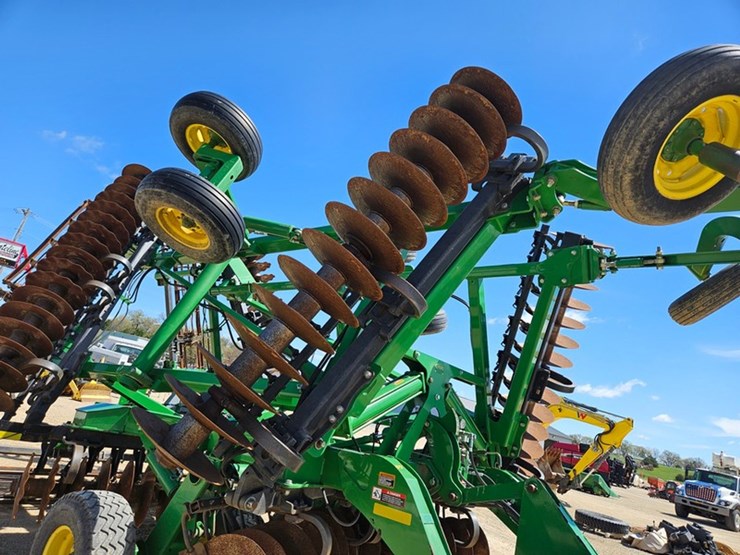 john-deere-2623vt-image-40