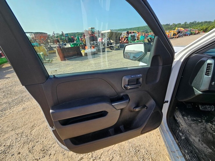 2017-chevrolet-1500-image-21
