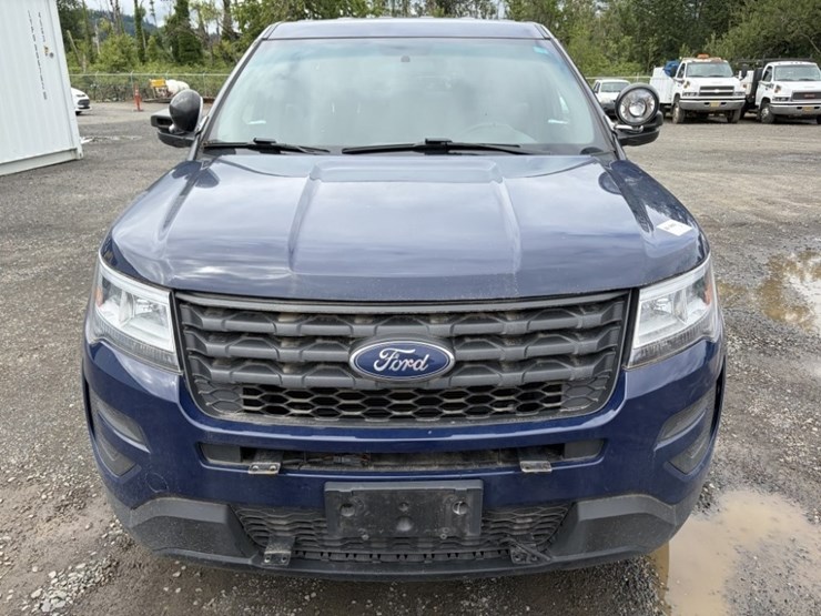 2017-ford-explorer-image-8