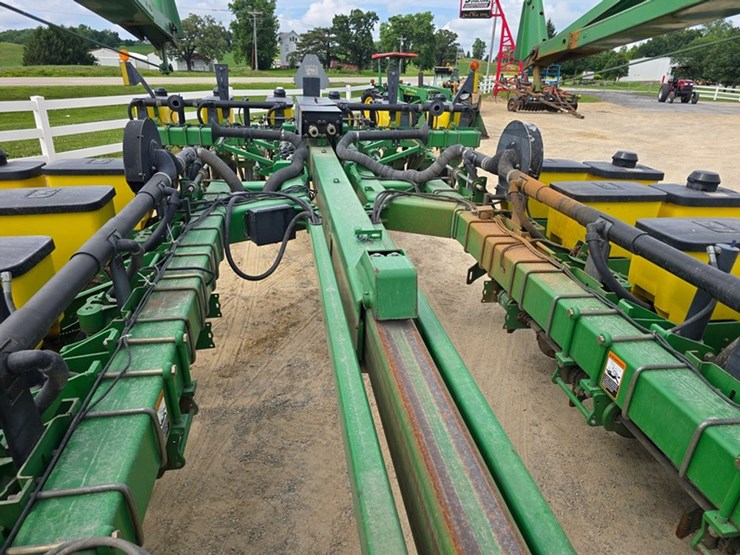 john-deere-1770-image-15