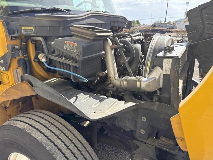 2012-international-4300lp-box-truck-image-21