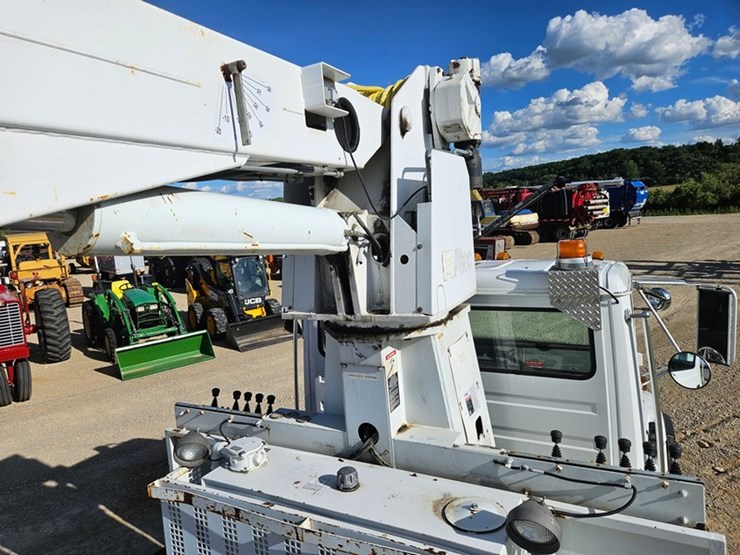 2002-freightliner-fl80-image-37
