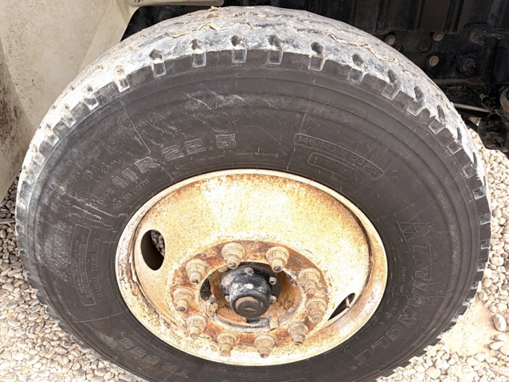 2019-international-durastar-4300-image-14