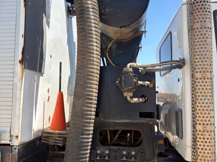 2019-kenworth-t880-image-4