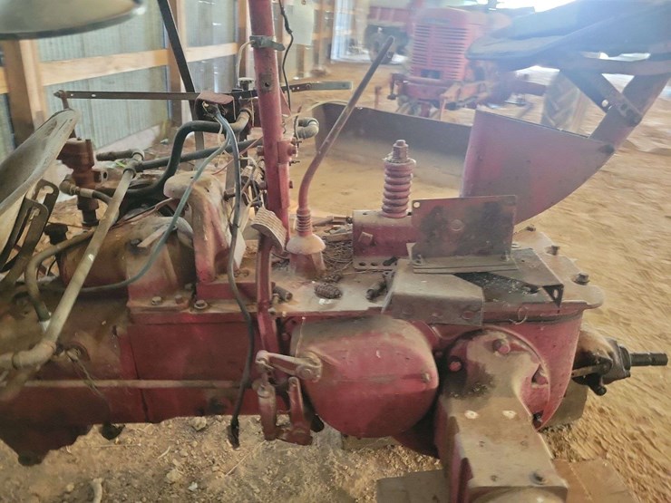 farmall-h-parts-tractor-image-9