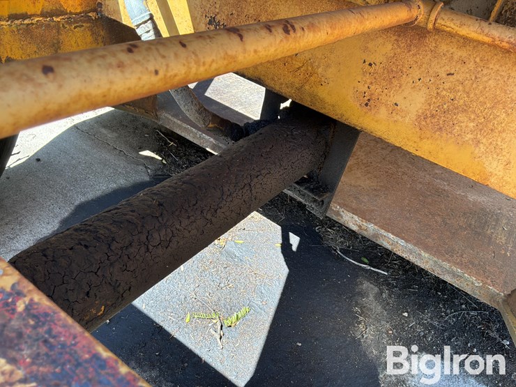 soil-mover-90-e-pull-type-scraper-image-20