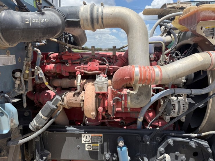 2019-peterbilt-389-image-10