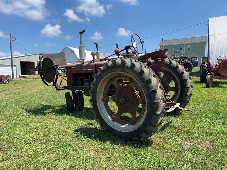 1941-farmall-h-with-mounted-buzz-saw-image-3